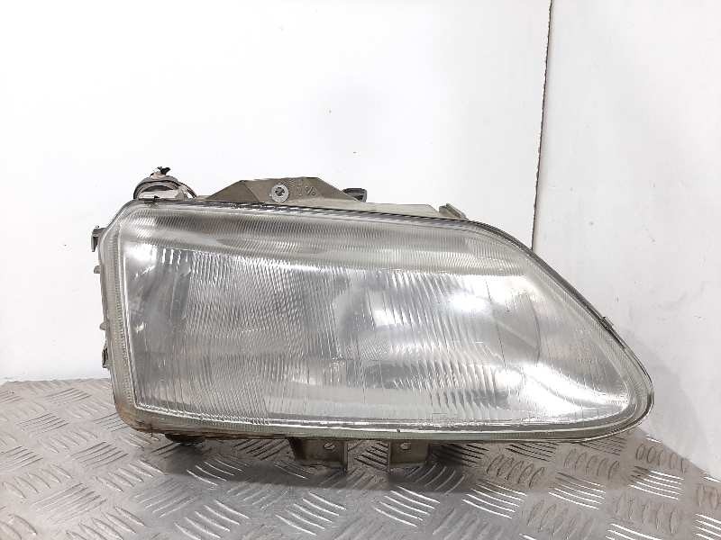 Recambio de faro derecho para renault laguna (b56) 2.0 rt (b56c/h/l) referencia OEM IAM 7701038262  