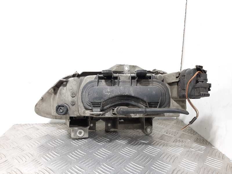 Recambio de faro derecho para renault laguna (b56) 2.0 rt (b56c/h/l) referencia OEM IAM 7701038262  
