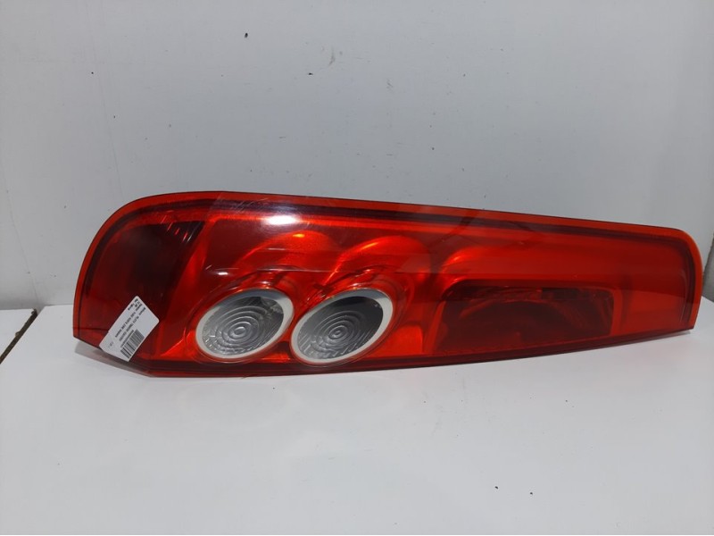 Recambio de piloto trasero izquierdo para ford fiesta (cbk) ambiente referencia OEM IAM   