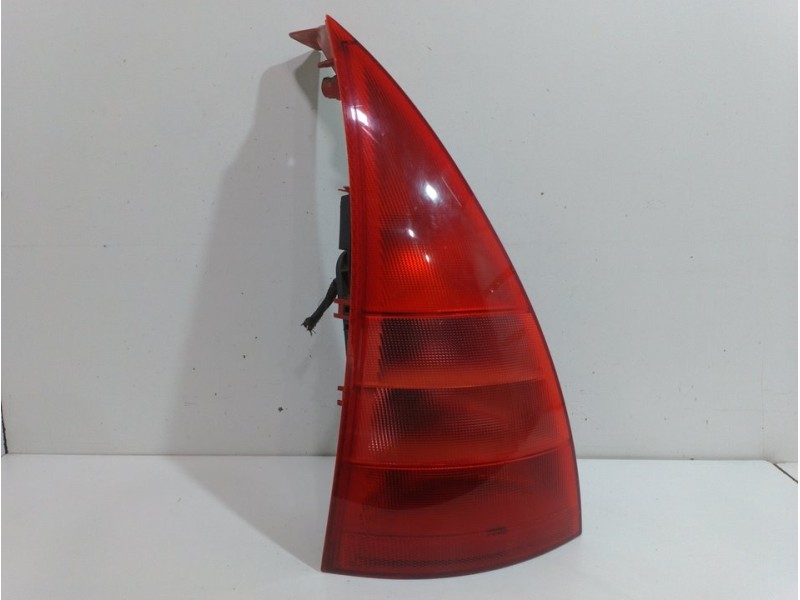 Recambio de piloto trasero izquierdo para citroën c3 1.4 sx plus referencia OEM IAM   