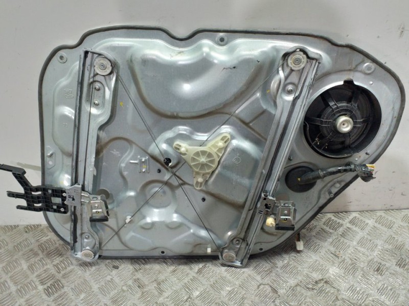 Recambio de elevalunas delantero izquierdo para hyundai ix20 gls comfort referencia OEM IAM 824701K010  