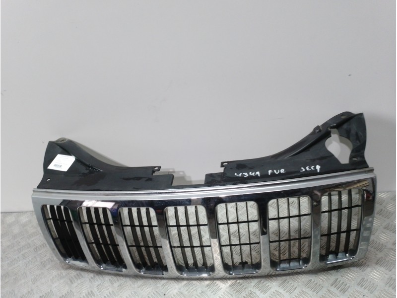 Recambio de rejilla delantera para jeep gr. cherokee (wh) 3.0 crd laredo referencia OEM IAM 55156814AE  