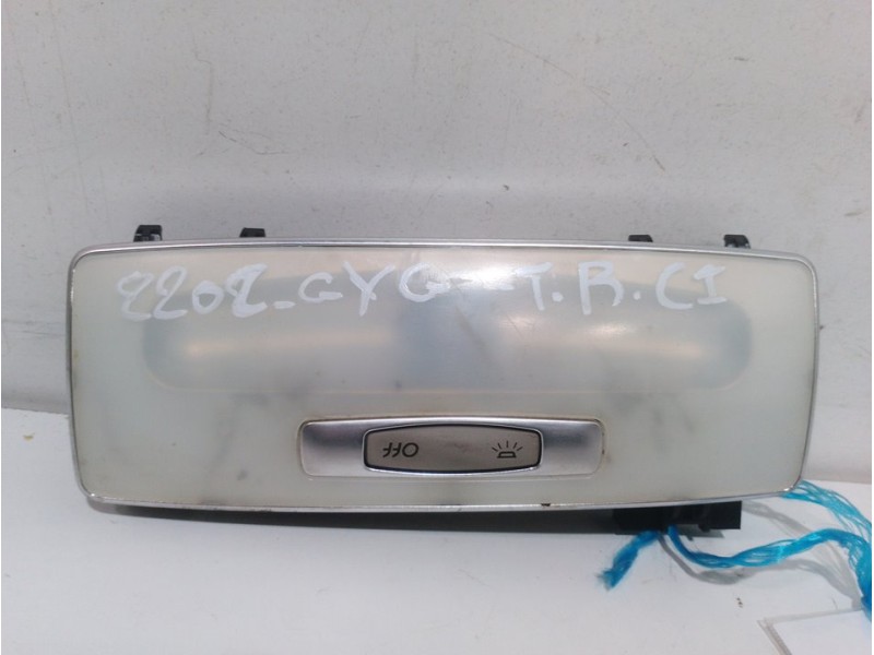 Recambio de luz interior central para renault espace iv (jk0) authentique referencia OEM IAM 8200417203  