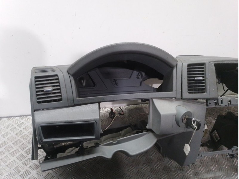 Recambio de salpicadero para jeep gr. cherokee (wh) 3.0 crd laredo referencia OEM IAM   
