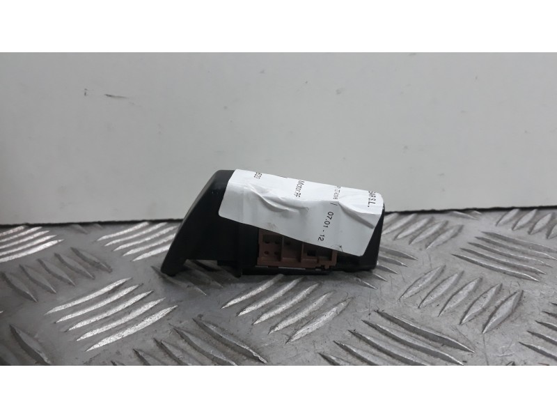 Recambio de warning para mazda premacy (cp) td active referencia OEM IAM   