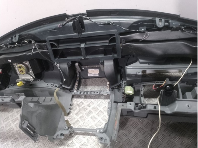 Recambio de salpicadero para jeep gr. cherokee (wh) 3.0 crd laredo referencia OEM IAM   