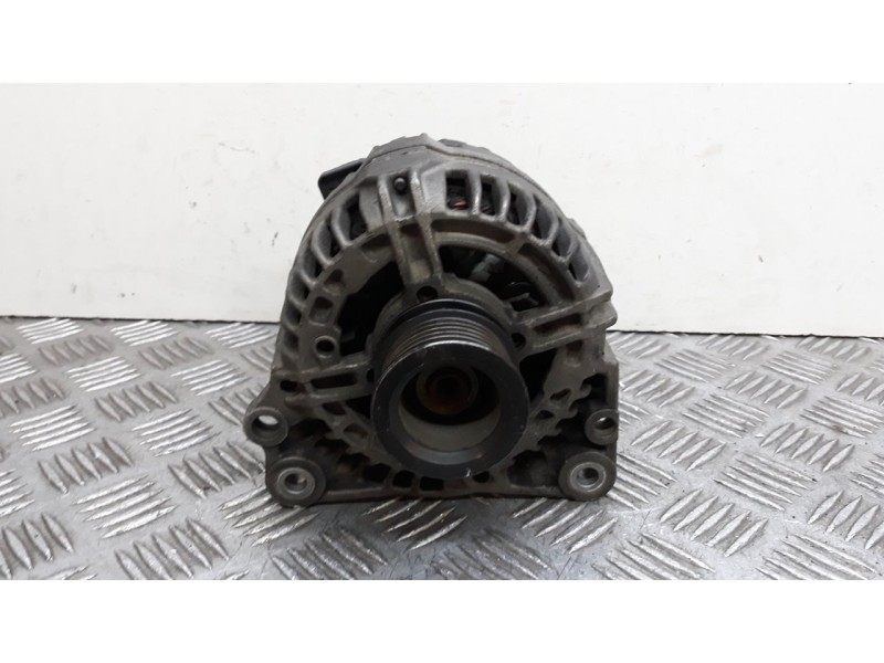 Recambio de alternador para seat cordoba berlina (6k2) stella referencia OEM IAM 037903025M  