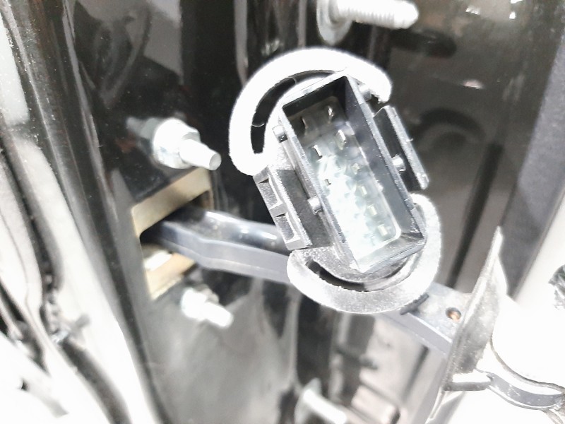 Recambio de puerta trasera izquierda para saab 9-3 berlina 2.0 t arc referencia OEM IAM  NEGROS 