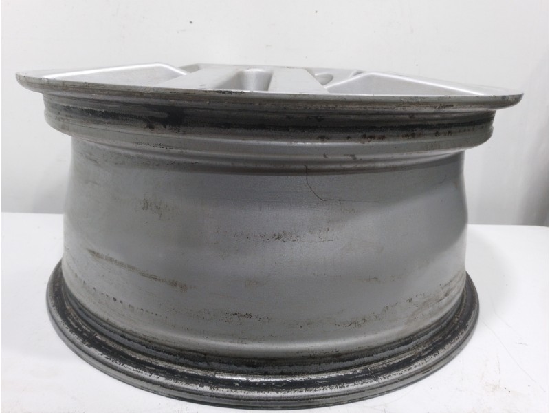 Recambio de llanta para tata aria referencia OEM IAM A92895 7.5JX17 