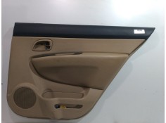 Recambio de guarnecido puerta trasera derecha para kia carens (un) active referencia OEM IAM 833061D0050G