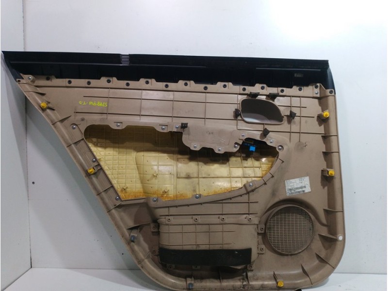 Recambio de guarnecido puerta trasera derecha para kia carens (un) active referencia OEM IAM 833061D0050G  