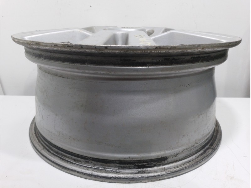 Recambio de llanta para tata aria referencia OEM IAM A92895 7.5JX17 