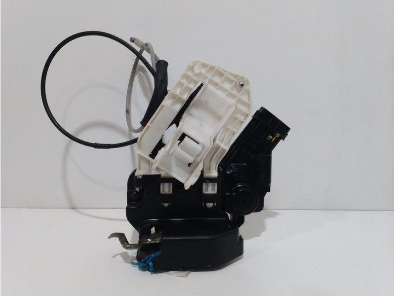 Recambio de cerradura puerta trasera derecha para kia carens (un) active referencia OEM IAM 814201D010  