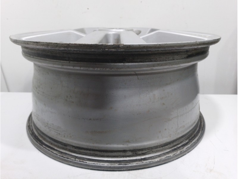 Recambio de llanta para tata aria referencia OEM IAM A92895 7.5JX17 