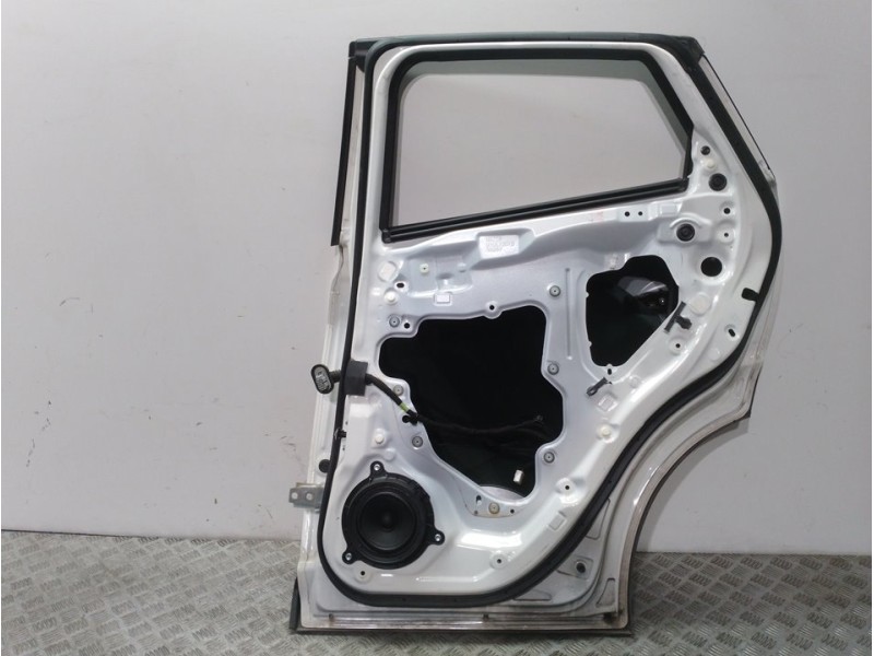 Recambio de puerta trasera derecha para mazda cx-3 center-line referencia OEM IAM DKY07202XC BLANCO 
