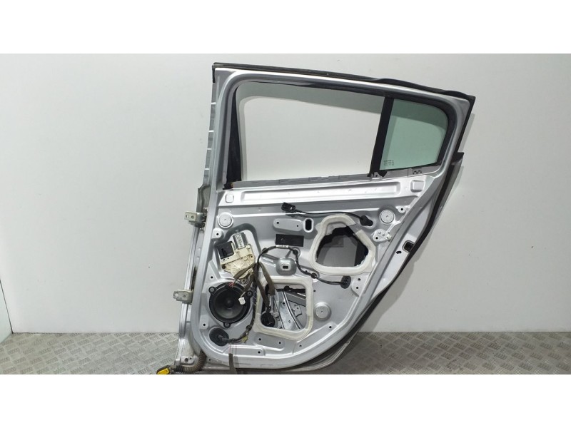 Recambio de puerta trasera derecha para renault megane iii berlina 5 p dynamique referencia OEM IAM  PLATA 