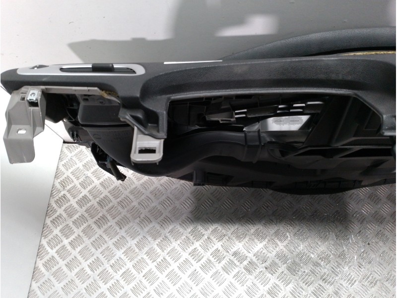 Recambio de salpicadero para mazda cx-3 center-line referencia OEM IAM DB2W60400C  