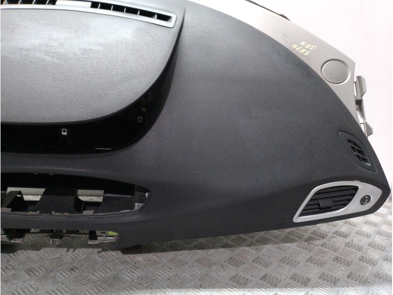 Recambio de salpicadero para mazda cx-3 center-line referencia OEM IAM DB2W60400C  