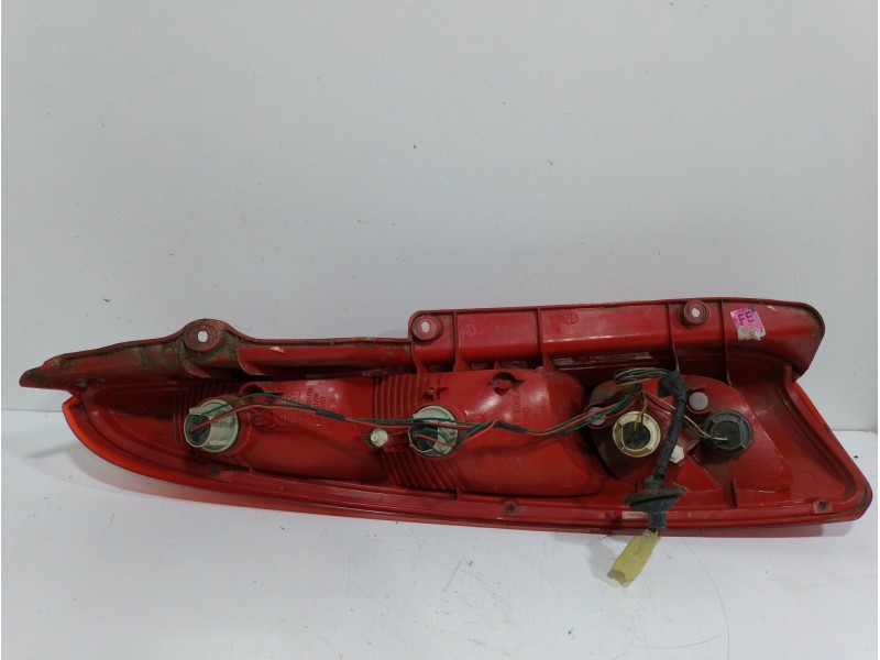 Recambio de piloto trasero derecho para daewoo tacuma se referencia OEM IAM 96460014  