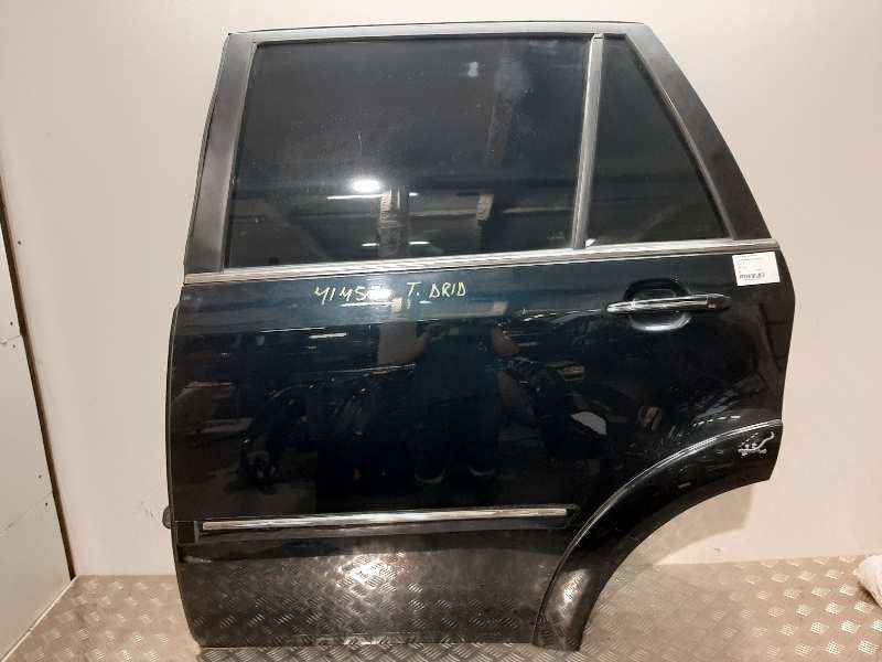 Recambio de puerta trasera izquierda para tata aria referencia OEM IAM  NEGRO 