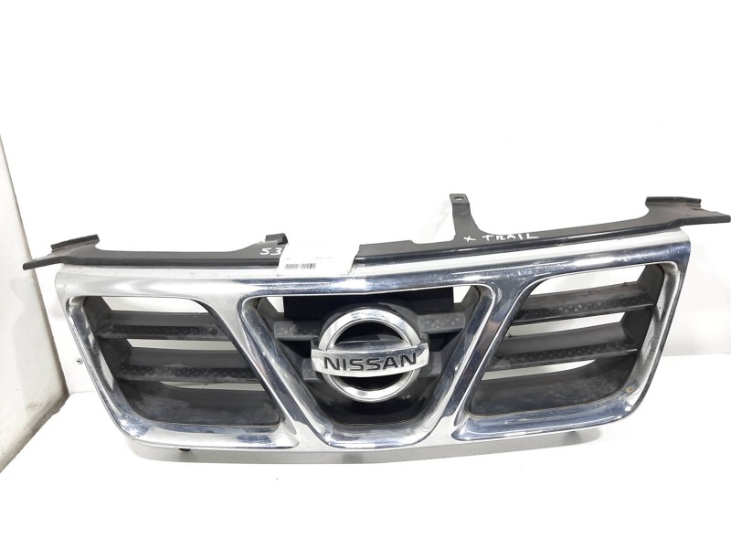 Recambio de rejilla delantera para nissan x-trail (t30) comfort referencia OEM IAM  PLATA 
