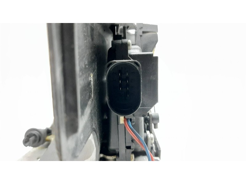 Recambio de cerradura puerta delantera derecha para audi a4 berlina (8e) 1.9 tdi (96kw) referencia OEM IAM   