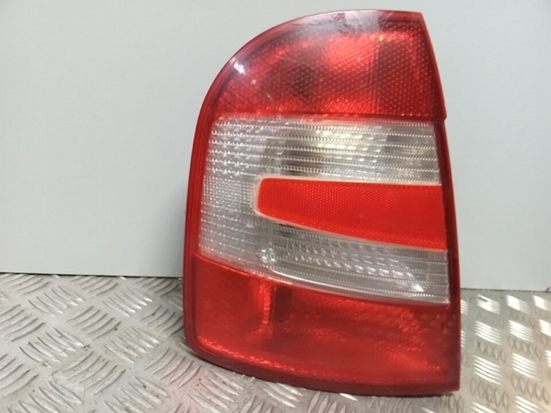 Recambio de piloto trasero izquierdo para skoda fabia (6y2/6y3) comfort referencia OEM IAM 6Y6945111C  