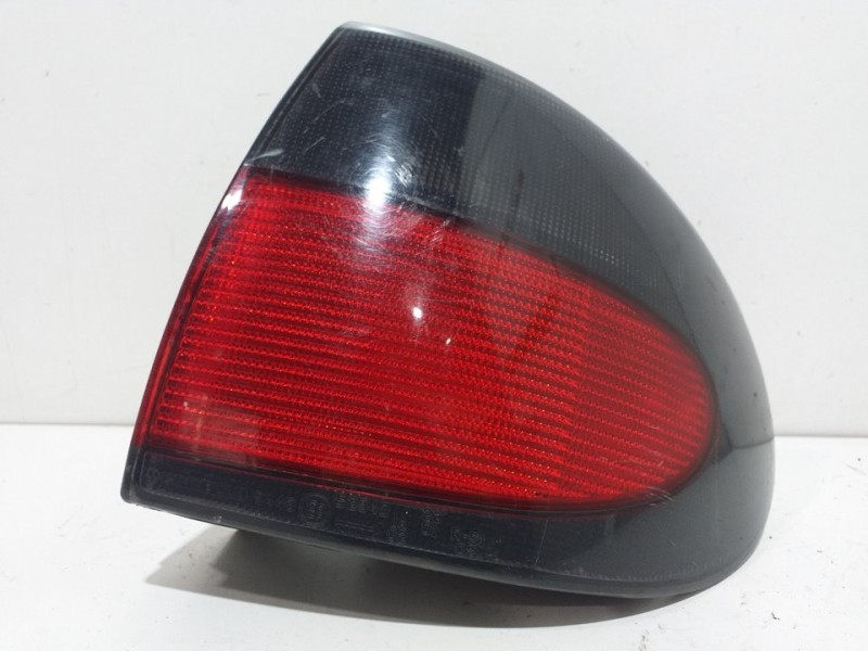 Recambio de piloto trasero derecho para renault megane i classic (la0) 1.9 d rn referencia OEM IAM   