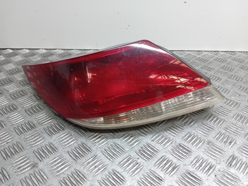 Recambio de piloto trasero izquierdo para opel astra h berlina cosmo referencia OEM IAM 13273301  