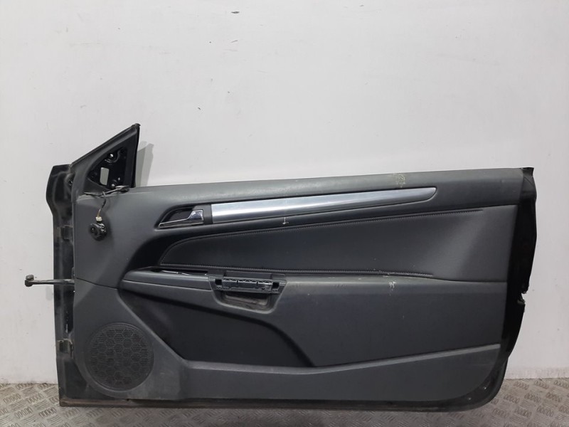 Recambio de puerta delantera derecha para opel astra h berlina cosmo referencia OEM IAM 124599 NEGRO 
