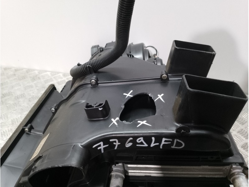 Recambio de calefaccion entera normal para hyundai kona essence 2wd referencia OEM IAM 97134J9000  