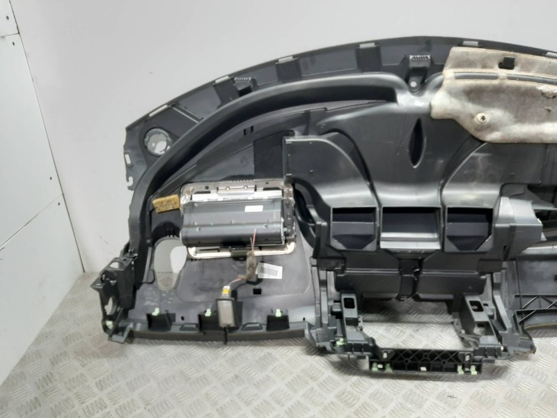 Recambio de salpicadero para renault scenic ii luxe privilege referencia OEM IAM 8200232649  