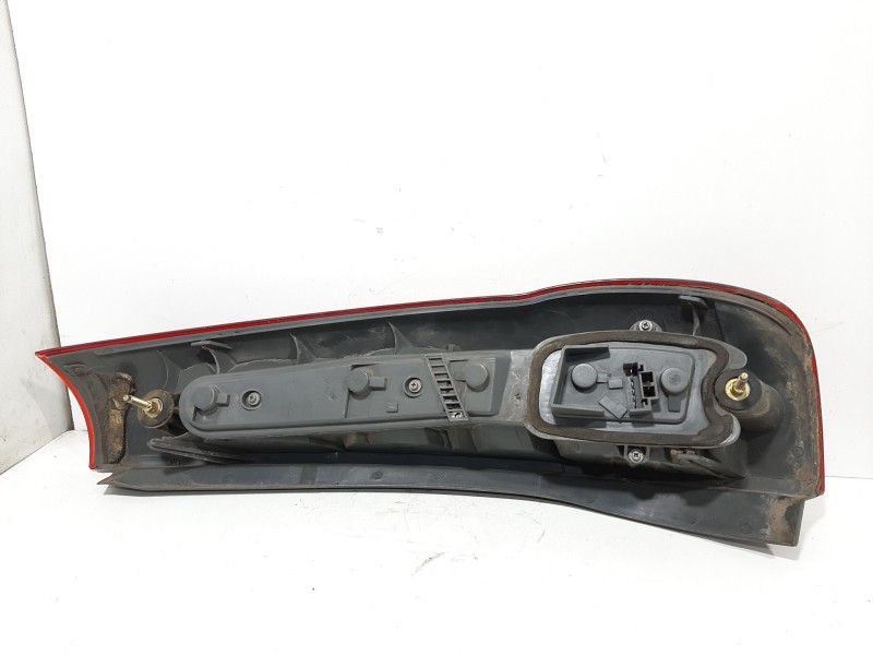 Recambio de piloto trasero izquierdo para fiat punto berlina (176) 60 cult referencia OEM IAM 0007730723  