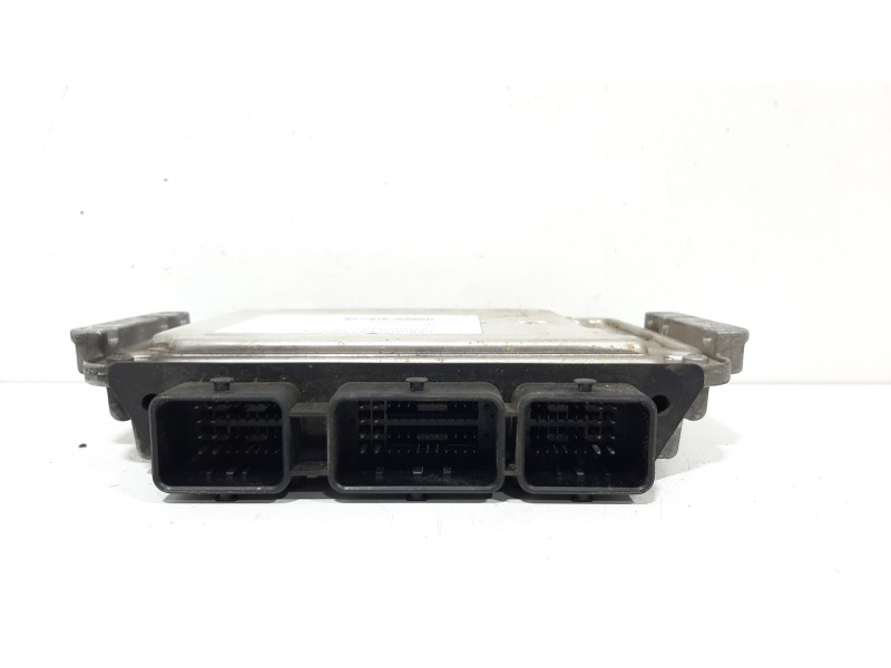 Recambio de centralita motor uce para renault scenic ii luxe privilege referencia OEM IAM 8200391966 0281011549 
