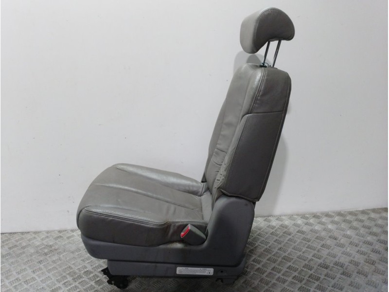 Recambio de asiento trasero derecho para kia carnival 2.9 crdi vgt active referencia OEM IAM   