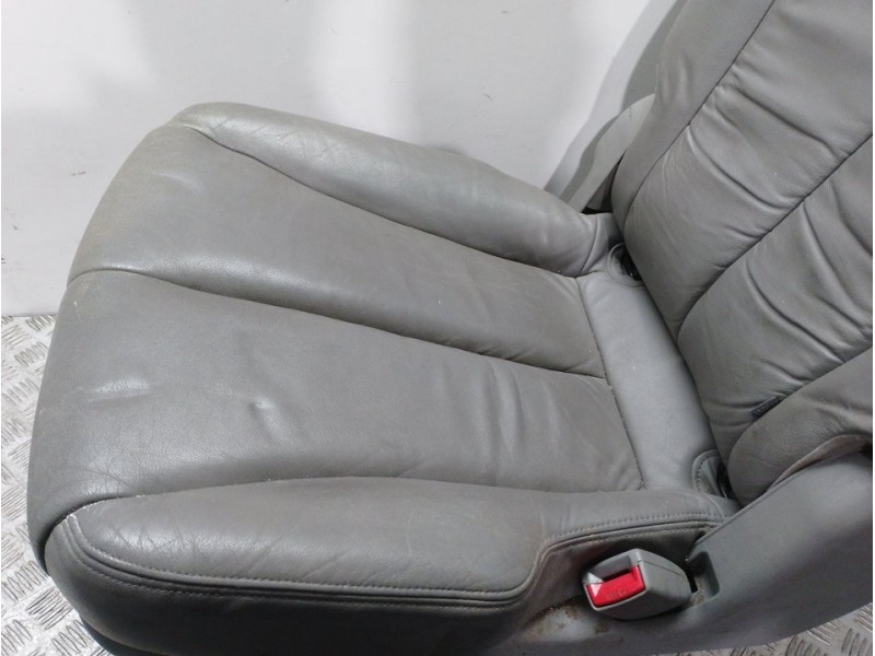 Recambio de asiento trasero derecho para kia carnival 2.9 crdi vgt active referencia OEM IAM   