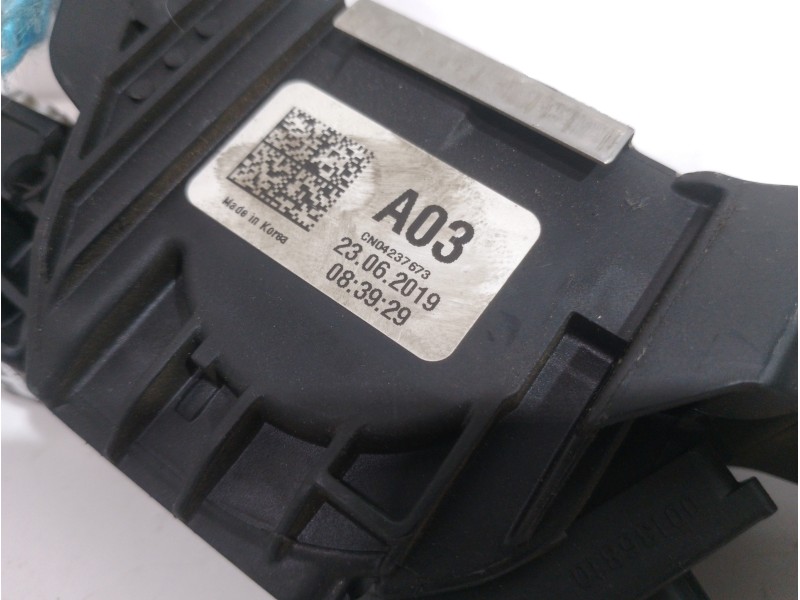 Recambio de pedal acelerador para hyundai kona essence 2wd referencia OEM IAM 32700H8100  