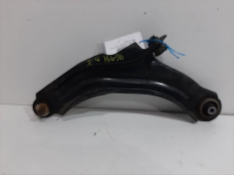 Recambio de brazo suspension inferior delantero izquierdo para renault clio iv limited referencia OEM IAM 545052354R  
