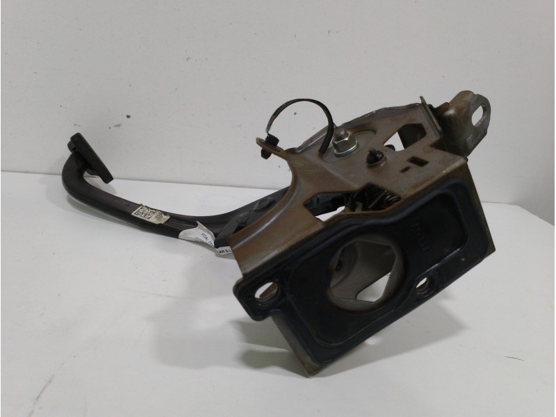 Recambio de pedal embrague para hyundai kona essence 2wd referencia OEM IAM 32802J9100  