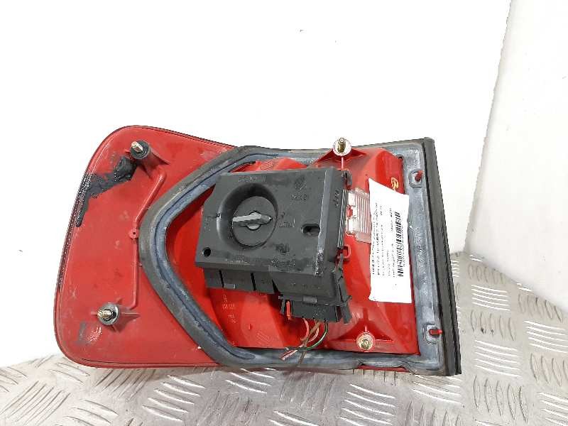 Recambio de piloto trasero derecho para audi a6 berlina (c4) 2.8 referencia OEM IAM 4A5945218  