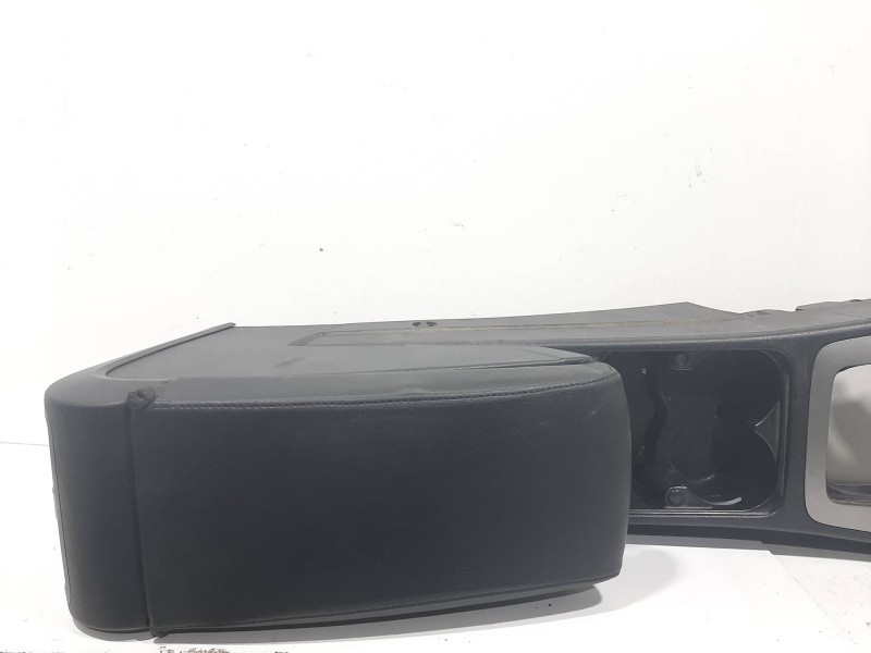 Recambio de consola central para volkswagen passat berlina (3c2) advance referencia OEM IAM    Recambio de consola central para volkswagen passat berlina (3c2) advance referencia OEM IAM
