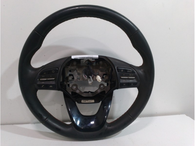 Recambio de volante para hyundai kona essence 2wd referencia OEM IAM 56120J9100UN5  