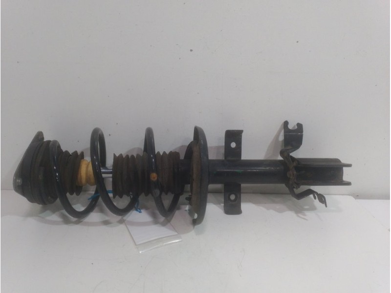 Recambio de amortiguador delantero derecho para renault clio iv limited referencia OEM IAM 543022511R  