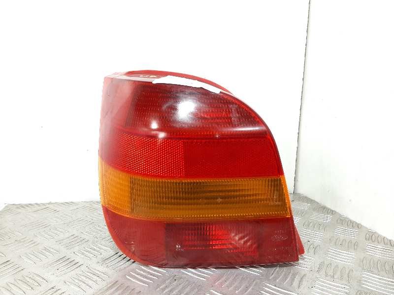 Recambio de piloto trasero izquierdo para ford fiesta berl./courier surf referencia OEM IAM 7070865  