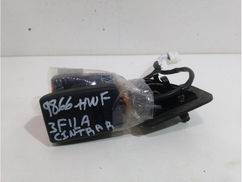 Recambio de enganche cinturon trasero central para kia carens ( ) drive referencia OEM IAM 89830  