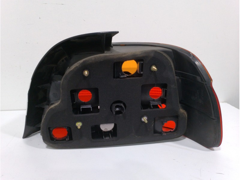 Recambio de piloto trasero izquierdo para bmw serie 5 berlina (e39) 530d referencia OEM IAM 63216900209  