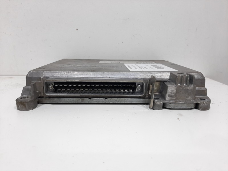 Recambio de centralita motor uce para renault megane i classic (la0) 1.4e rn referencia OEM IAM 7700101920 S111730108C 770086445