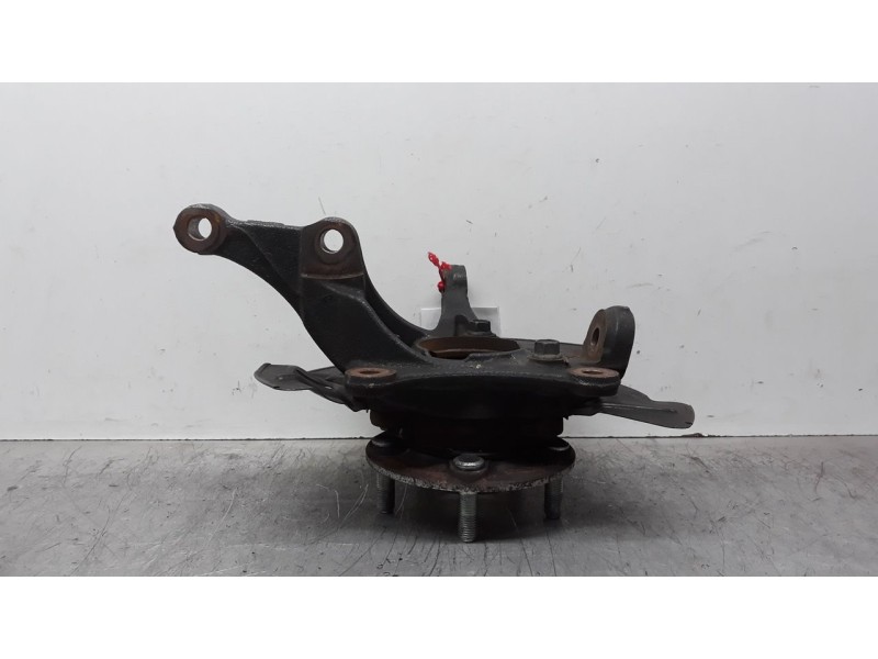 Recambio de mangueta delantera derecha para hyundai kona essence 2wd referencia OEM IAM 51716J9000  
