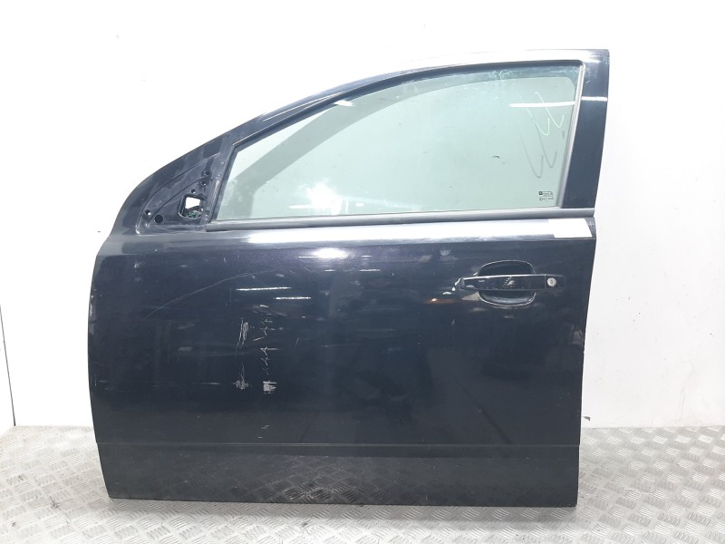 Recambio de puerta delantera izquierda para opel astra h berlina cosmo referencia OEM IAM 13208421 NEGRA 