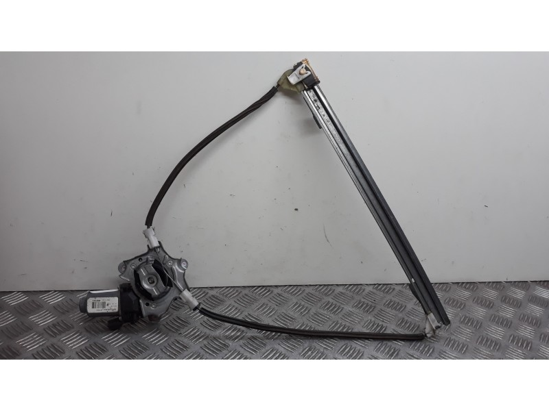 Recambio de elevalunas delantero izquierdo para renault clio ii fase ii (b/cb0) dynamique referencia OEM IAM 113023  